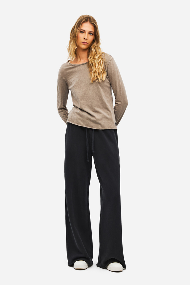 Wide-Leg Sweatpants with Raw Edges