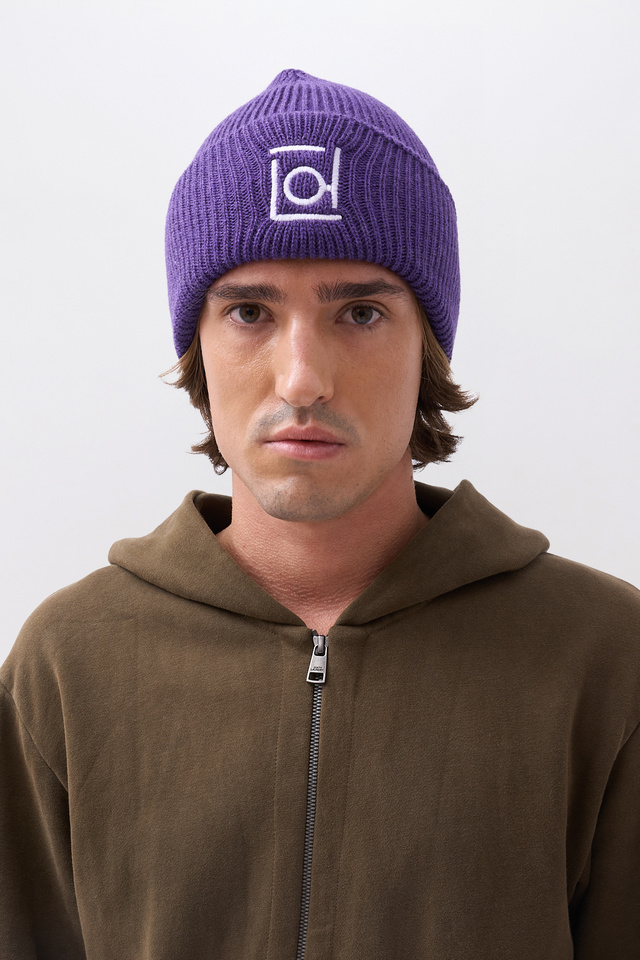 RIBBED BEANIE