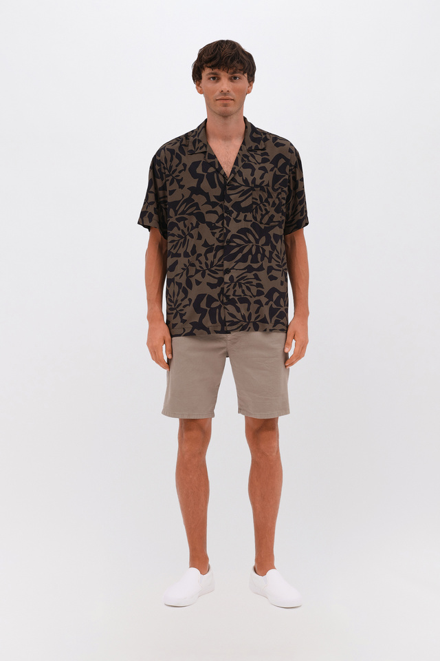 Tropical Printed Shirt in Regular Fit