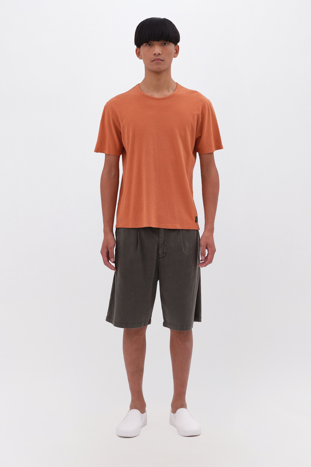 Βερμούδα με Πιέτες σε Χαλαρή Γραμμή