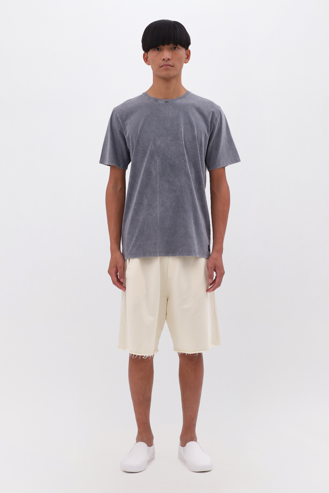 Sweatbermuda with Raw Edges in Regular Fit