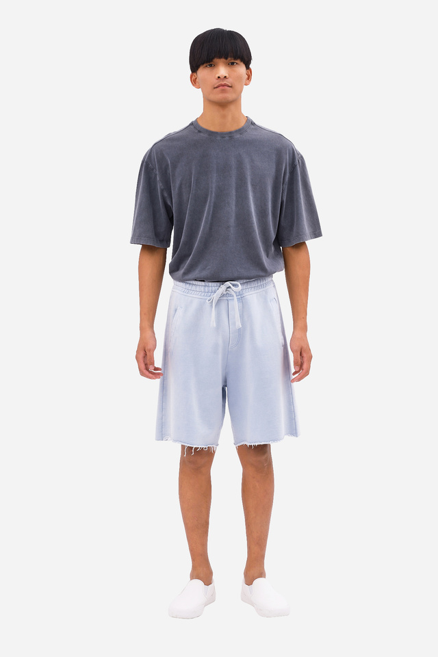 Sweatbermuda with Raw Edges in Regular Fit