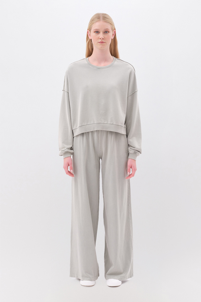 Asymmetric Crewneck with Rib Details