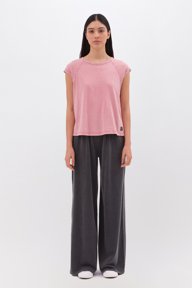 T-Shirt with Raglan Sleeves