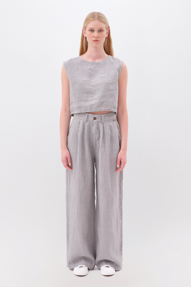 Wide Leg Pleated Trousers