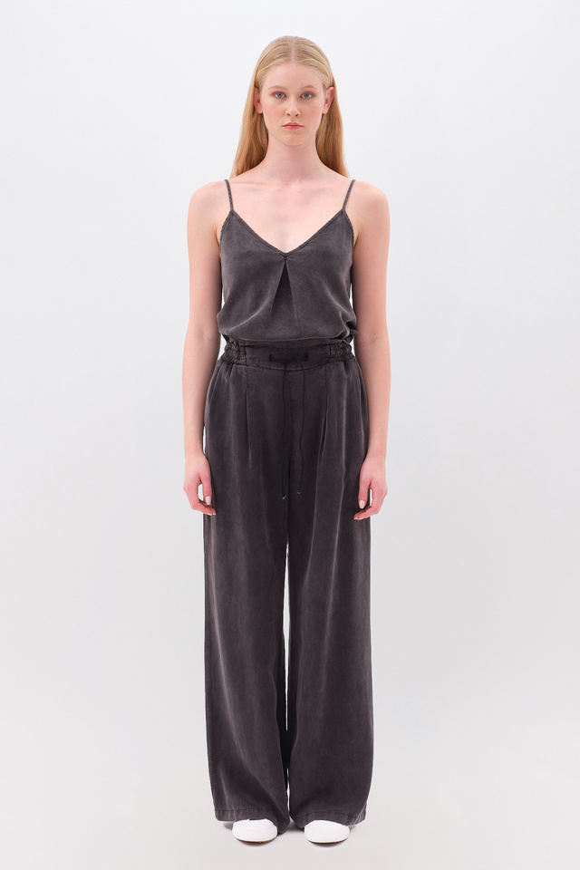 Wide-Leg Pants with Waist Details