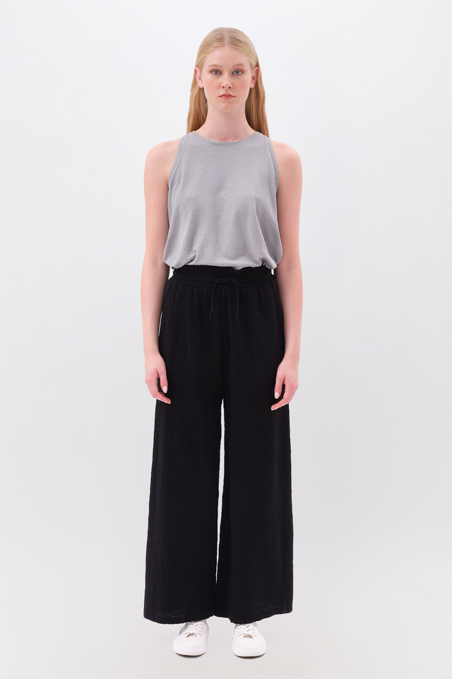 RELAXED PANTS WITH RAW EDGES