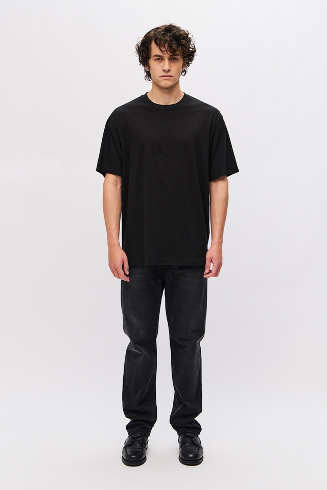RELAXED STRAIGHT FIT JEANS