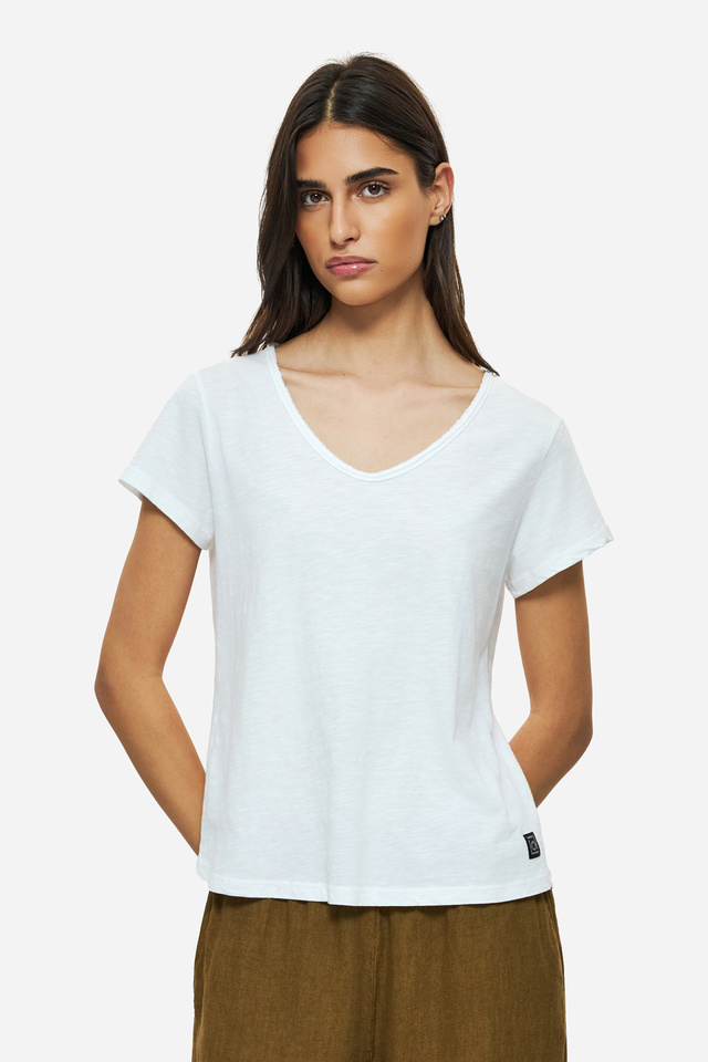 T-Shirt με V Λαιμόκοψη