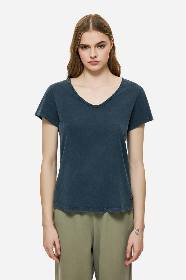 T-Shirt με V Λαιμόκοψη