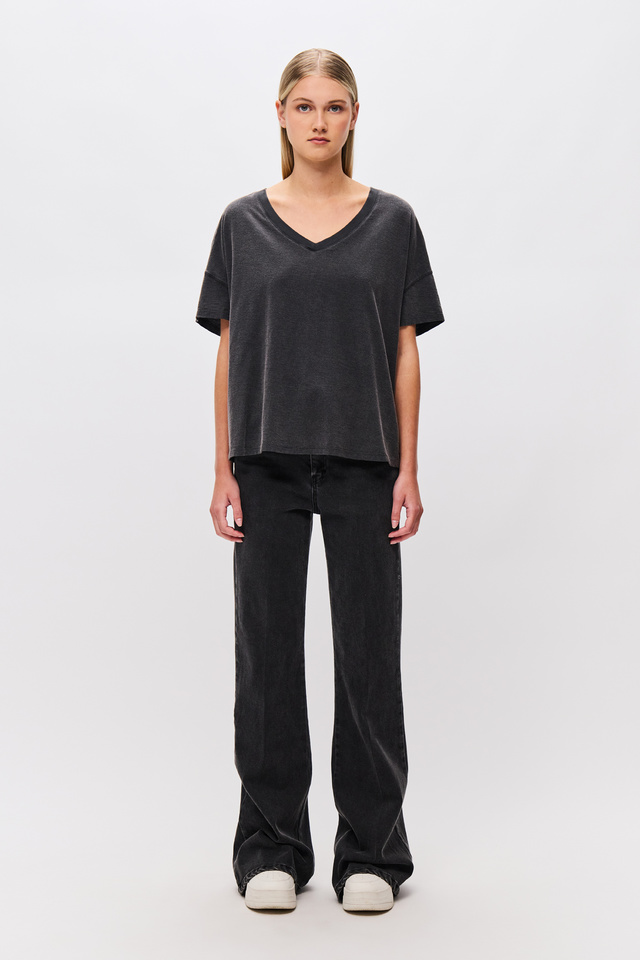 Oversized T-Shirt με V Λαιμόκοψη