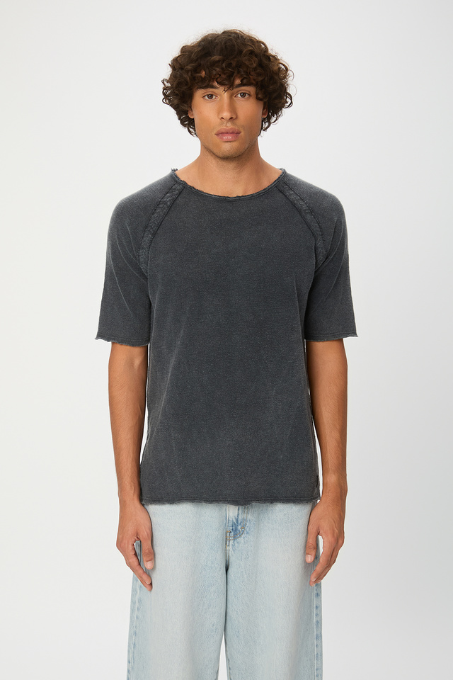 T-Shirt with Raglan Sleeves and Reverse Stitches