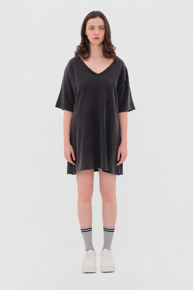 Raw Edges Dress in Loose Fit
