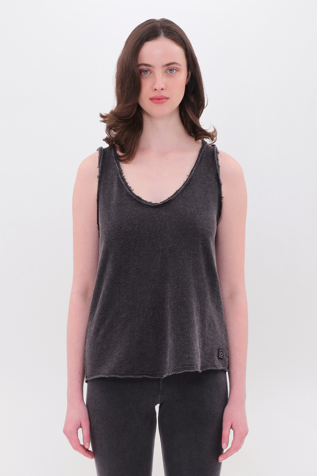 Αμάνικη Μπλούζα με Ακατέργαστες Λεπτομέρειες