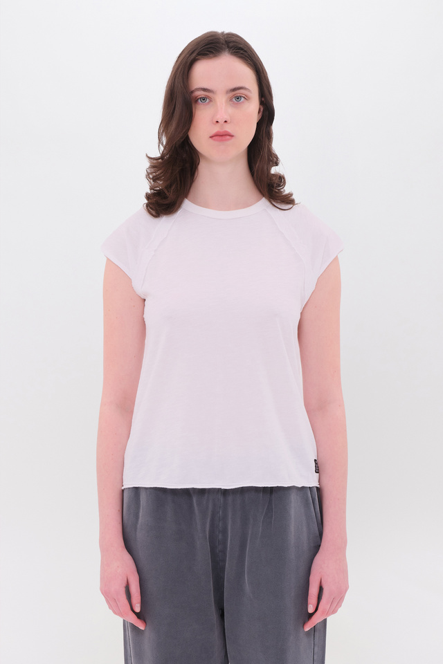 T-Shirt με Ρεγκλάν Μανίκια και Ακατέργαστες Λεπτομέρειες