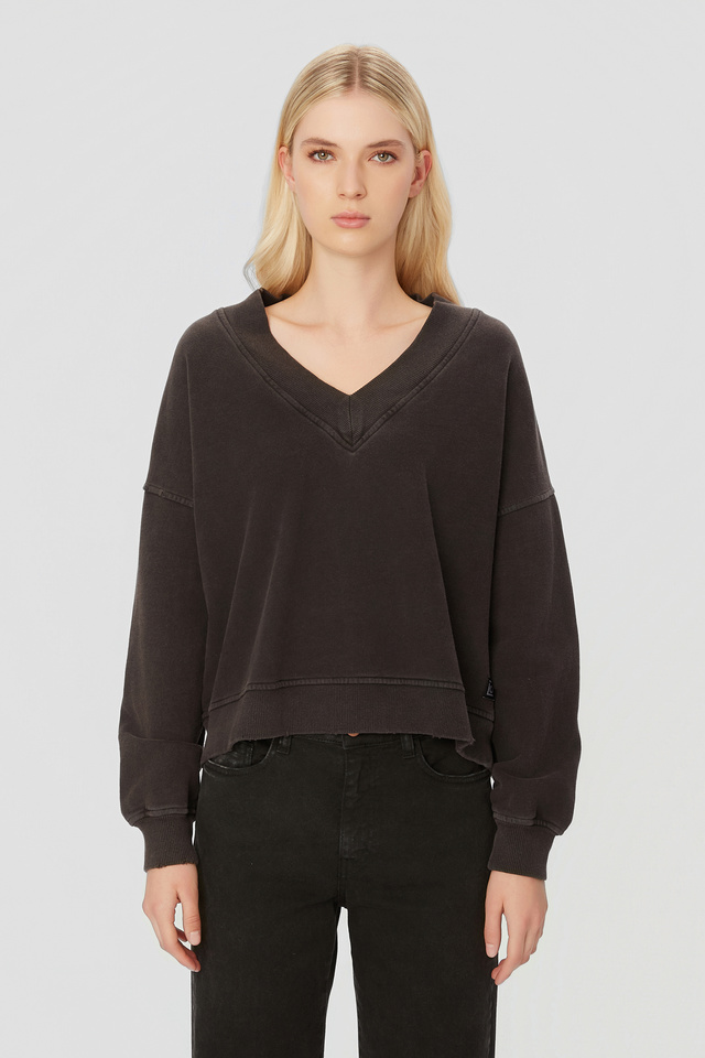 Relaxed V-Neck Crewneck