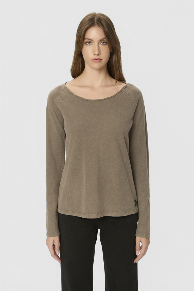 Long Sleeve Top with Raglan Sleeves