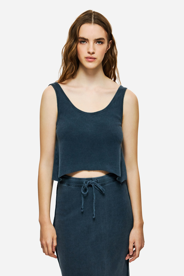 CROPPED TANK TOP WITH RAW EDGES