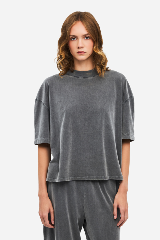Γυναικείο Oversized T-Shirt με Ψηλή Λαιμόκοψη