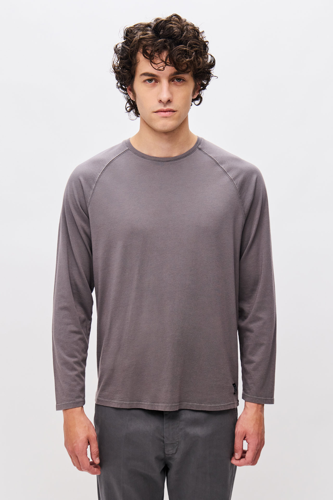 RELAXED RAGLAN LONGSLEEVE