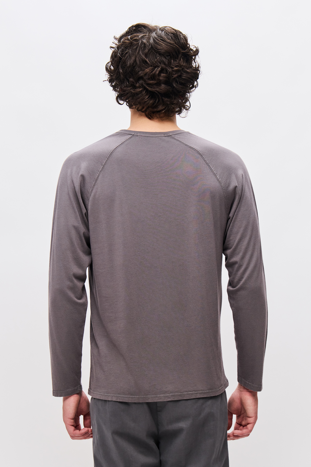 RELAXED RAGLAN LONGSLEEVE